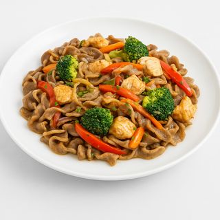 Heljdini trganci s piletinom, porilukom i tikvicama