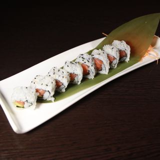 150. Uramaki sake avocado