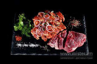 Свинна шия маринована по-вірменськи (1 кг)