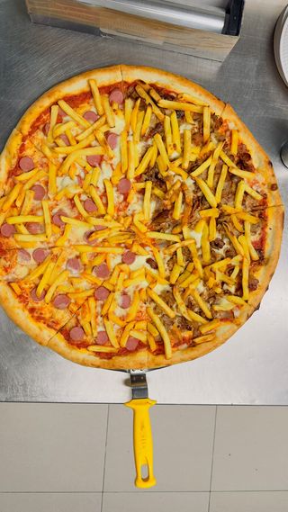 Pizza würstel al trancio