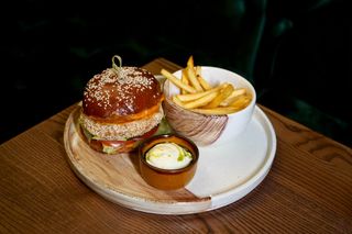FishBurger з лососем та судаком