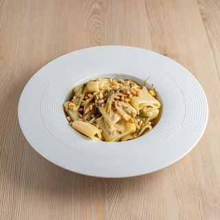 Calamarata con crema di pecorino