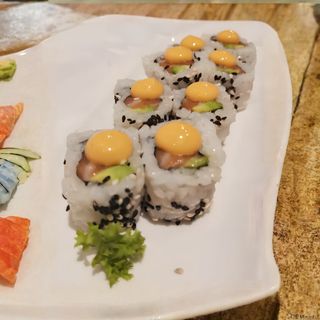 355.Uramaki spicy salmone 8 pezzi