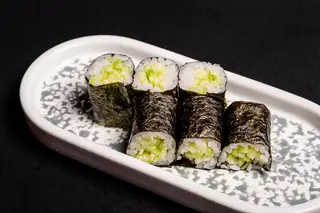 96. Hosomaki cetriolo