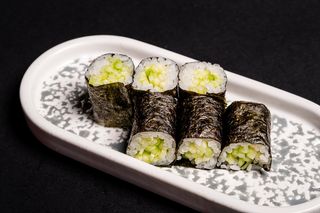 96. Hosomaki cetriolo