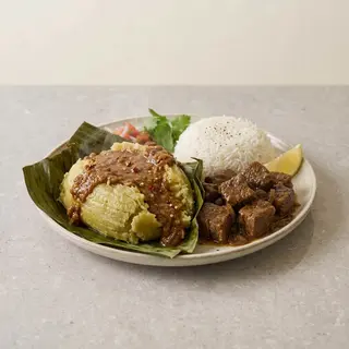 Beef with Matooke And Rice