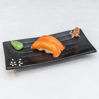 Nigiris De Salmón (2 Uds.)