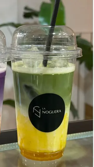 Iced Matcha latte con mango