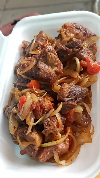 Porc Grillé en Soupe  + Ration D'attiéké