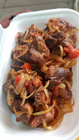 Porc Grillé en Soupe  + Ration D'attiéké