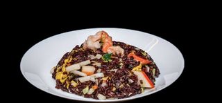 63. Riso venere con frutti di mare