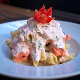 Salsa De Salmóni Con Pasta Rellena