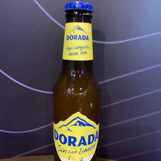 CERVEZA DORADA SIN ALCOHOL CON LIMON