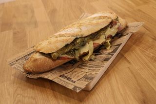 Bocata De Lomo Y Queso