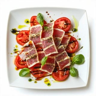 Ensalada De Tomate Con Ventresca De Atún