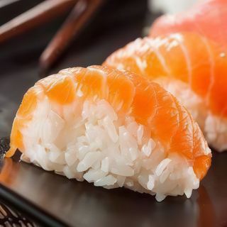 31. Nigiri De Salmón (2 Uds.)