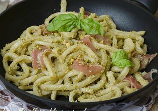 Spaghetti speck e pistacchio