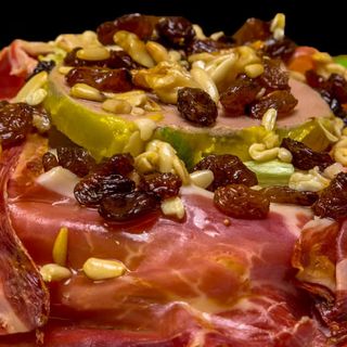 Ensalada Volcán Con Mousse De Pato