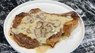 Steak À La Crème Champignon