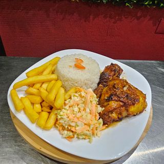 Frango no Forno+Arroz+Salada rayada+Batata frita 