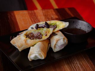 Спрінг рол з телятиною (195g)