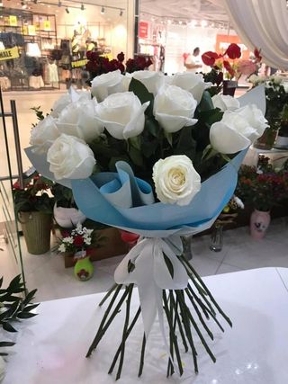 Buchet 19 trandafiri albi