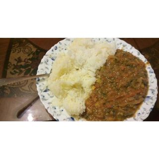 Rice, maharagwe, beef stew, fish, chips, greens