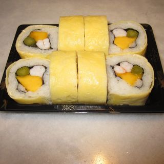 81A-Uramaki Gamba, Pepino, Mango Y Mayonesa Envuelto En Tortilla (8 Pzs.)