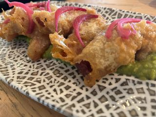 Ración de Morrito en tempura con Guacamole