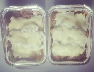 Papa, Kebab, Queso Y Salsa Yogurt