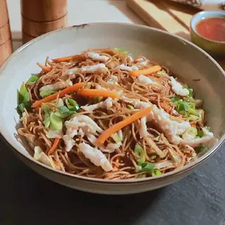 NOODLES CU PUI SI LEGUME 360 GR
