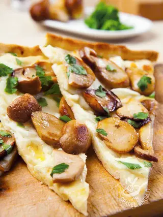 Pizza con funghi