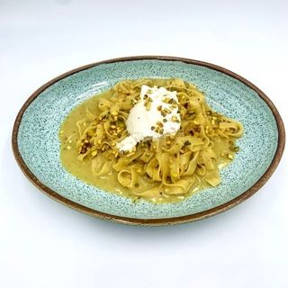 TAGLIATELLE AL PISTACCHIO BURRATA (V)