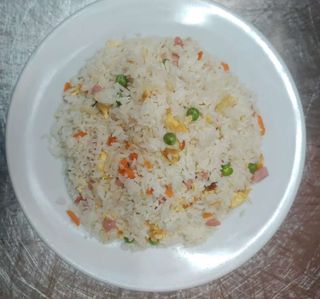 Arroz frito tres delicias