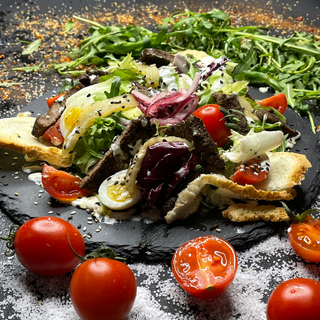 Салат Цезар з телятиною (320г)