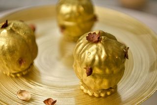 პრალინეს - მსხლის და პარმეზანის დესერტი