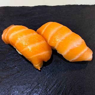 S1. Nigiri De Salmón (2 Pzs.)