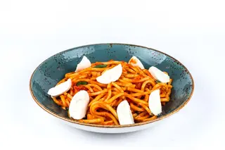 Spaghetti con Pomodoro e Bufala