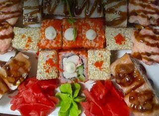 Ассорти из роллов на 8-10 персон