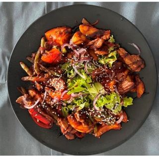 Телятина з овочами по-азійськи