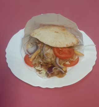 Panino di pizza kebab 