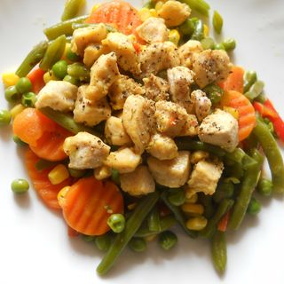 Piept de pui cu legume mexicane 