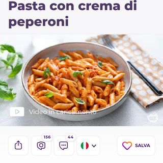 Primo :Pennette con salsa di peperoni e crema di ricotta