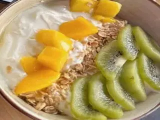 Mango, Crema de Coco, Frutas Naturales y Granola