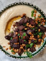 Large Hummus with Meat