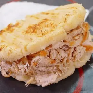 Arepa de pollo