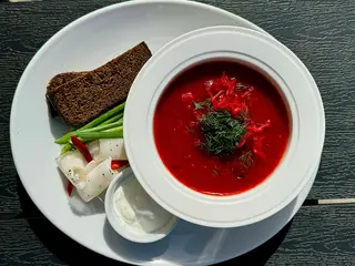 Борщ зі свиним ребром гриль (400г)