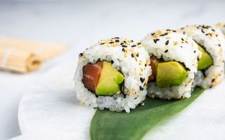 102.- Salmón Roll ( 4 Uds.)