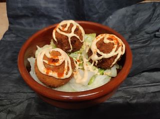 Mini Bomba Rellenas de Carne Picada