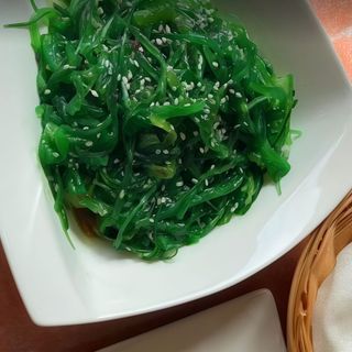 4  ensalada wakame